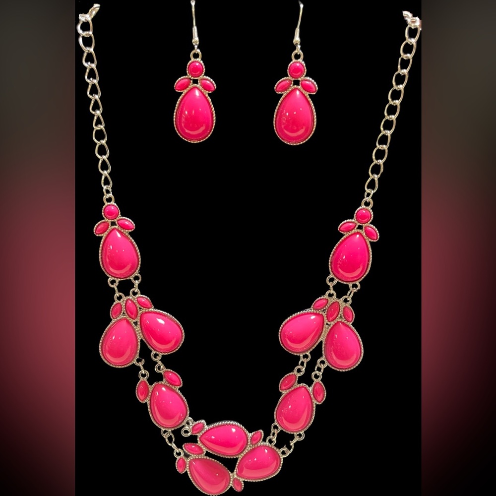Necklace and earring set
